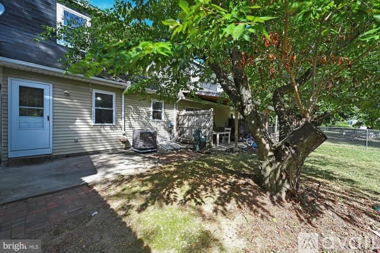 Wyomissing House: 2022 Hale Court