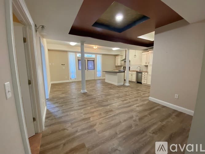 Griswold Apartment: 1 Brown Ave