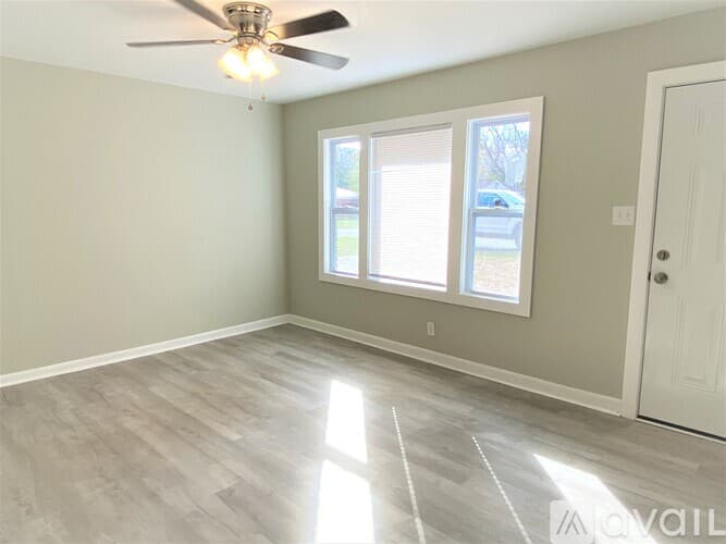 Hinesville House: 509 Eisenhower Dr