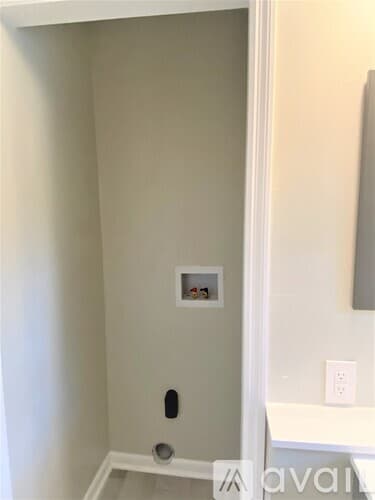 Hinesville House: 509 Eisenhower Dr