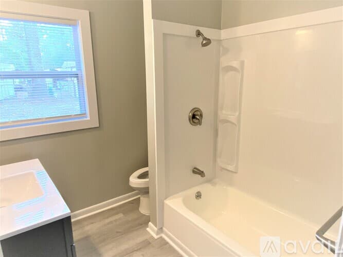 Hinesville House: 509 Eisenhower Dr