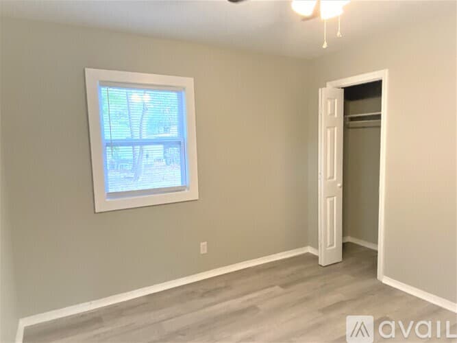 Hinesville House: 509 Eisenhower Dr