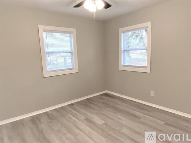 Hinesville House: 509 Eisenhower Dr