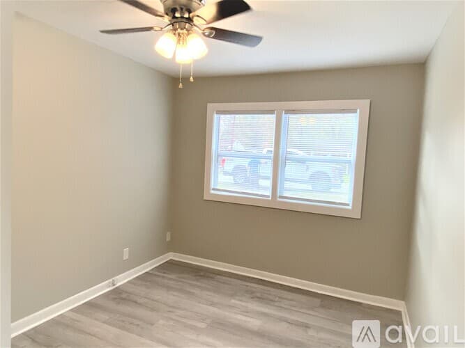Hinesville House: 509 Eisenhower Dr