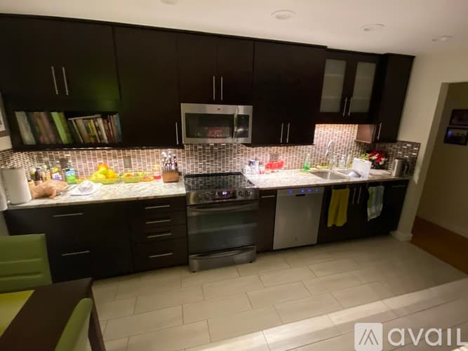 Saint Louis House: 3 Seawood Court