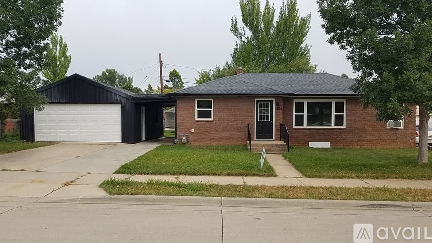 Rapid City House: 4224 W Chicago St
