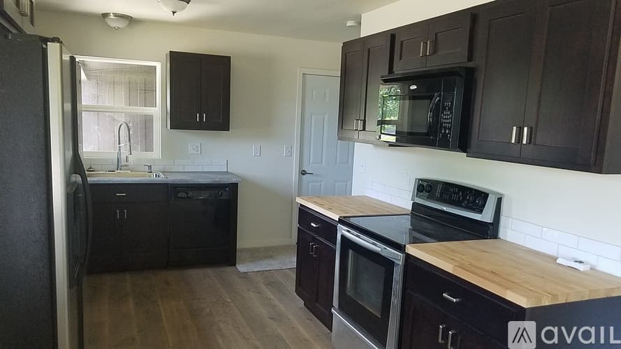 Rapid City House: 4224 W Chicago St