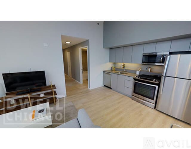 Chicago Apartment: 2733 W Belden