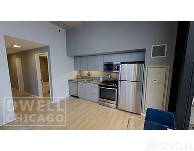 Chicago Apartment: 2733 W Belden