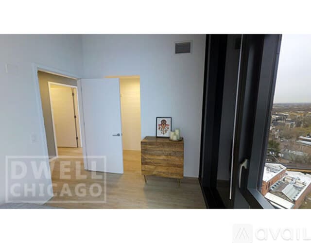 Chicago Apartment: 2733 W Belden