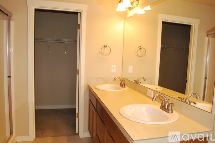 Camas House: 3138 Northwest 47th Drive