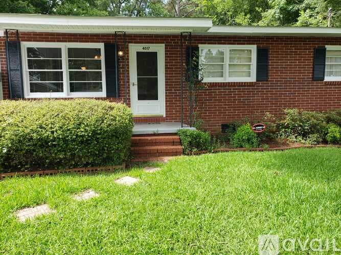 Macon House: 4017 Lindwood Dr