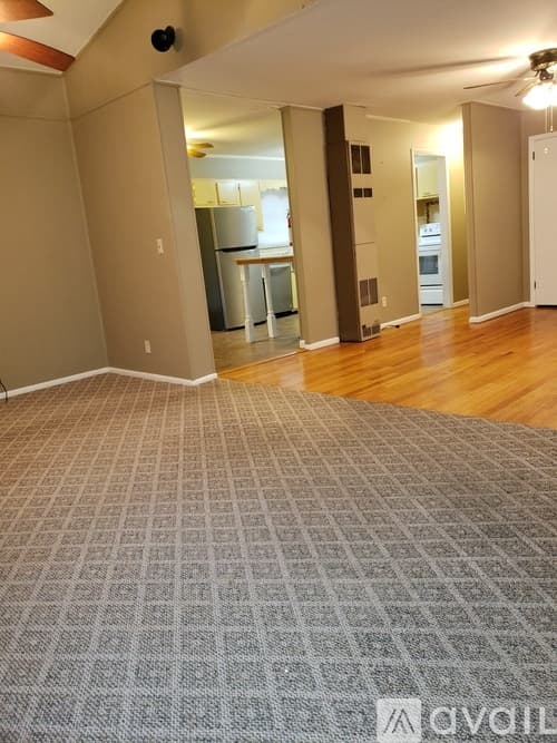 Macon House: 4017 Lindwood Dr