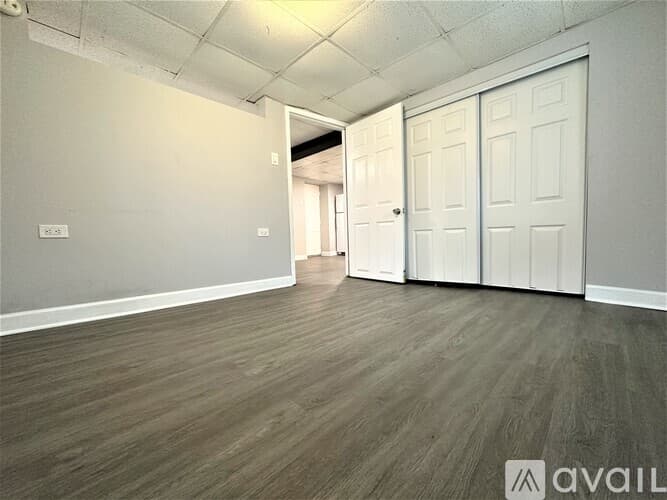 Chicago Apartment: 3517 21 W Grace St