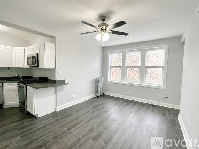 Chicago Apartment: 1521 W Sherwin Ave