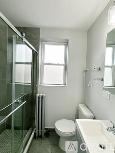 Chicago Apartment: 1521 W Sherwin Ave