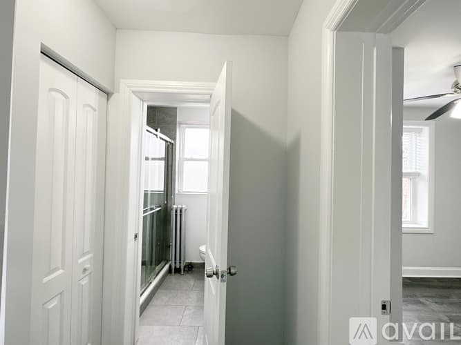 Chicago Apartment: 1521 W Sherwin Ave
