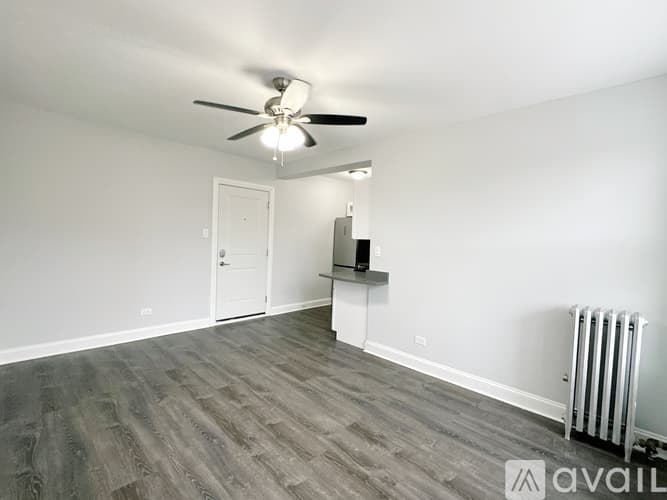 Chicago Apartment: 1521 W Sherwin Ave