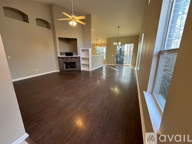 Alabaster House: 108 Gardenside Dr
