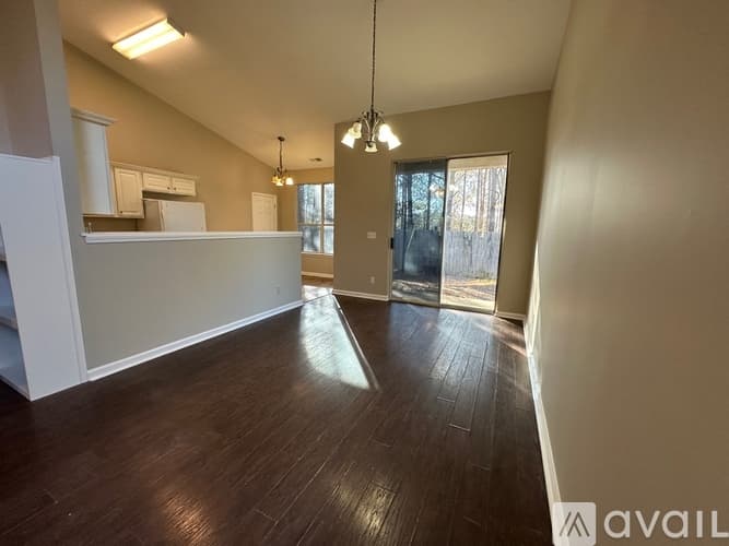 Alabaster House: 108 Gardenside Dr