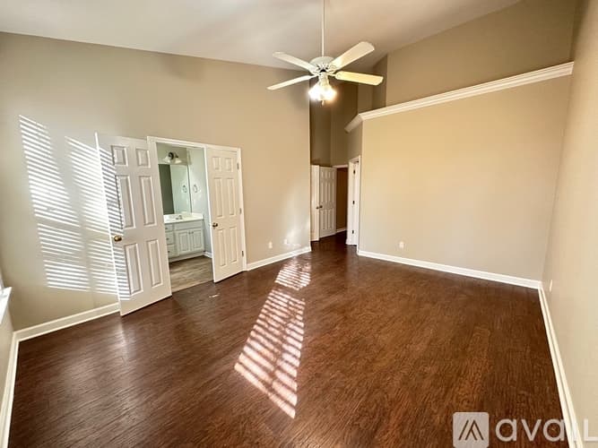 Alabaster House: 108 Gardenside Dr