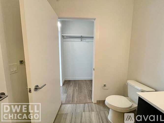 Chicago Apartment: 734 W Sheridan Rd