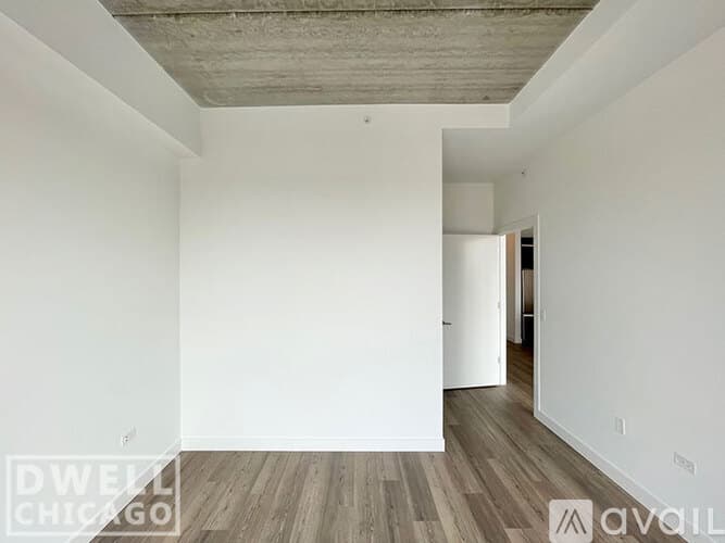 Chicago Apartment: 734 W Sheridan Rd