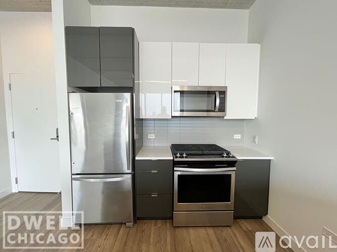 Chicago Apartment: 734 W Sheridan Rd