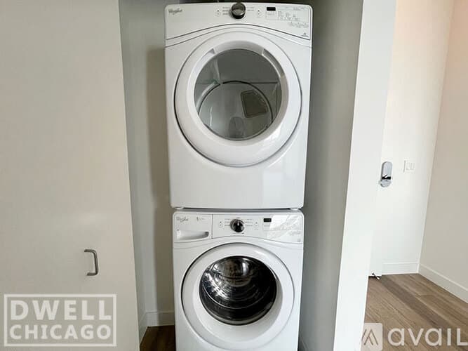 Chicago Apartment: 734 W Sheridan Rd