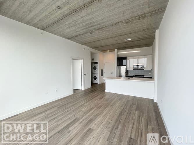 Chicago Apartment: 734 W Sheridan Rd