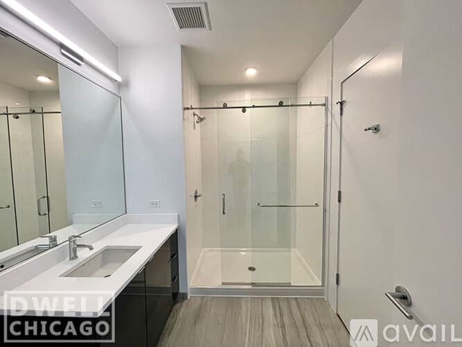 Chicago Apartment: 734 W Sheridan Rd