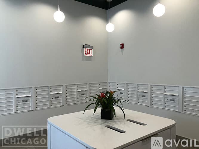 Chicago Apartment: 734 W Sheridan Rd