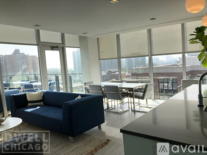 Chicago Apartment: 734 W Sheridan Rd