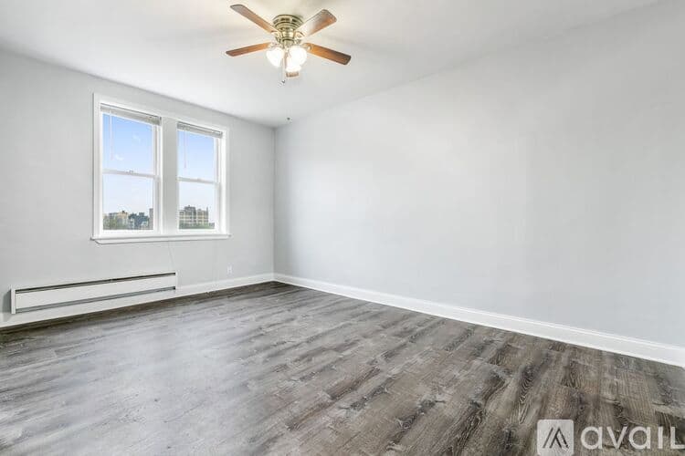 Chicago Apartment: 5860 N Kenmore Ave