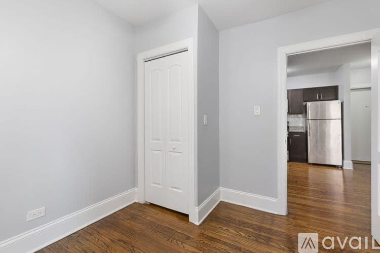 Chicago Apartment: 1611 W Juneway Terrace