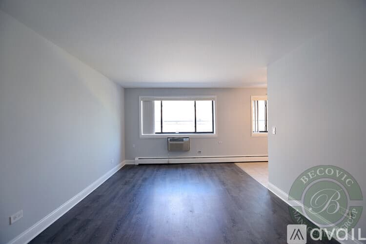 Chicago Apartment: 6001 N Kenmore Ave