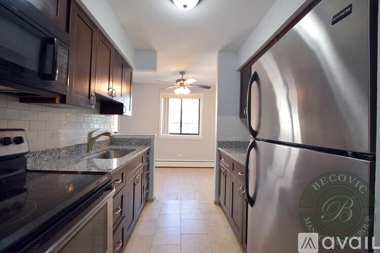 Chicago Apartment: 6001 N Kenmore Ave