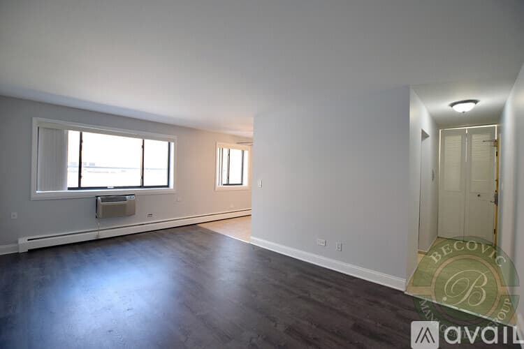 Chicago Apartment: 6001 N Kenmore Ave