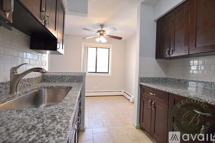 Chicago Apartment: 6001 N Kenmore Ave