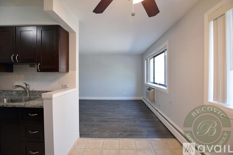 Chicago Apartment: 6001 N Kenmore Ave
