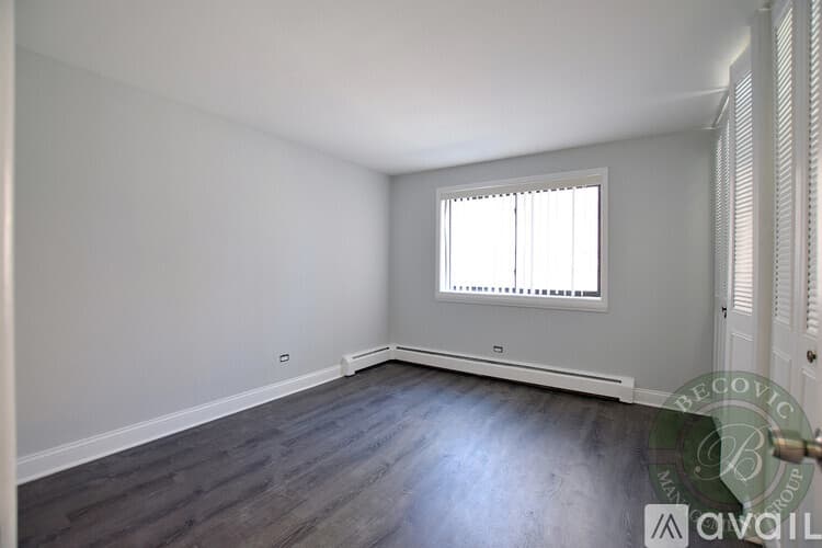 Chicago Apartment: 6001 N Kenmore Ave