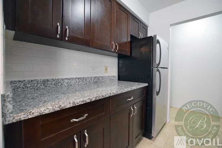 Chicago Apartment: 6001 N Kenmore Ave