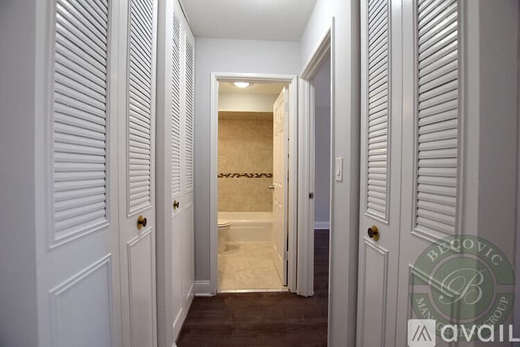 Chicago Apartment: 6001 N Kenmore Ave