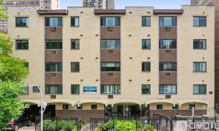 Chicago Apartment: 6001 N Kenmore Ave