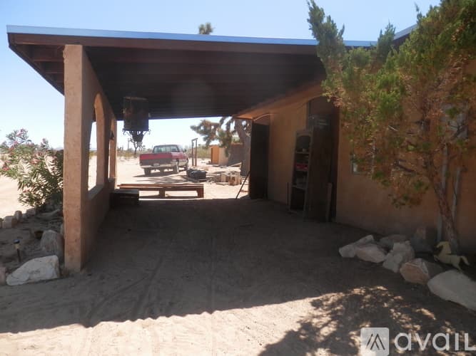 Landers Apartment: 1050 Alta Ave