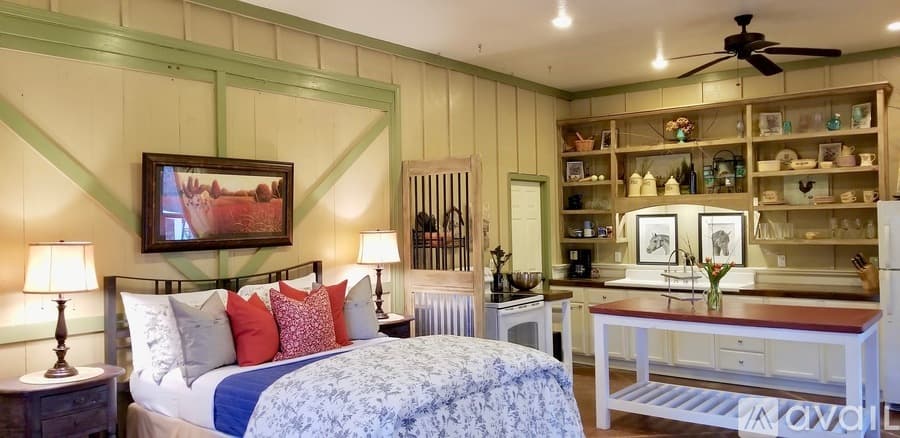 Lake Lure House: 203 Lucky Horse Lane