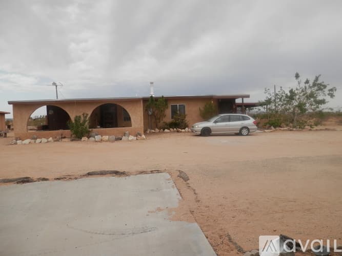 Landers Apartment: 1050 Alta Ave