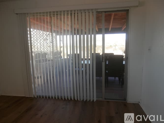 Landers Apartment: 1050 Alta Ave