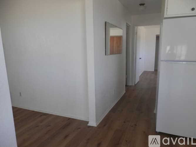 Landers Apartment: 1050 Alta Ave