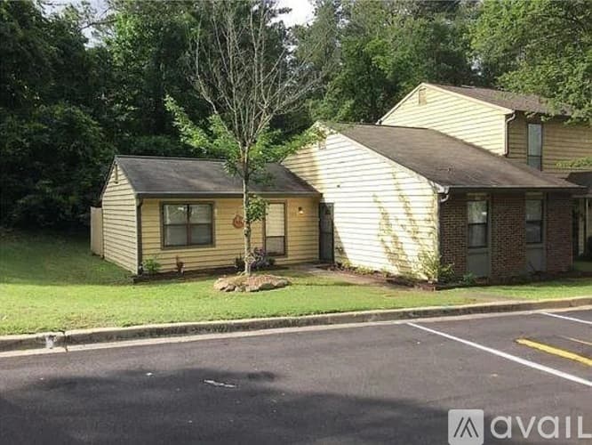 Lawrenceville House: 133 Sandalwood Cir